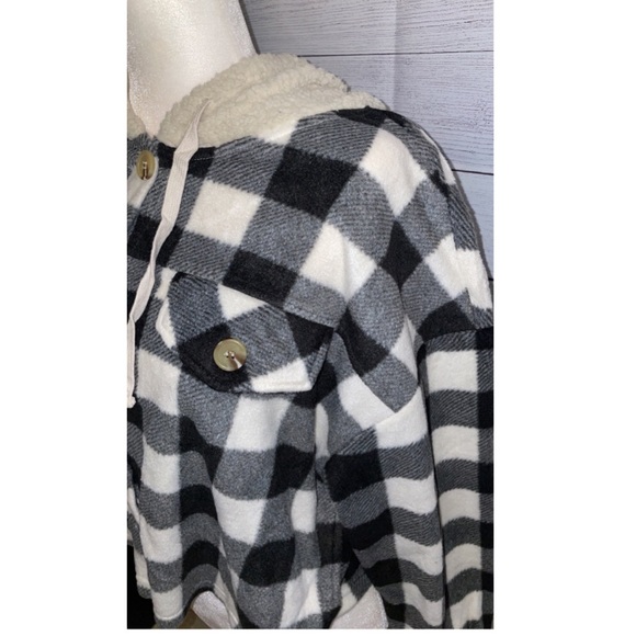 NWT Hippie Rose Juniors Cropped Sherpa Hoodie Jacket - Picture 4 of 5